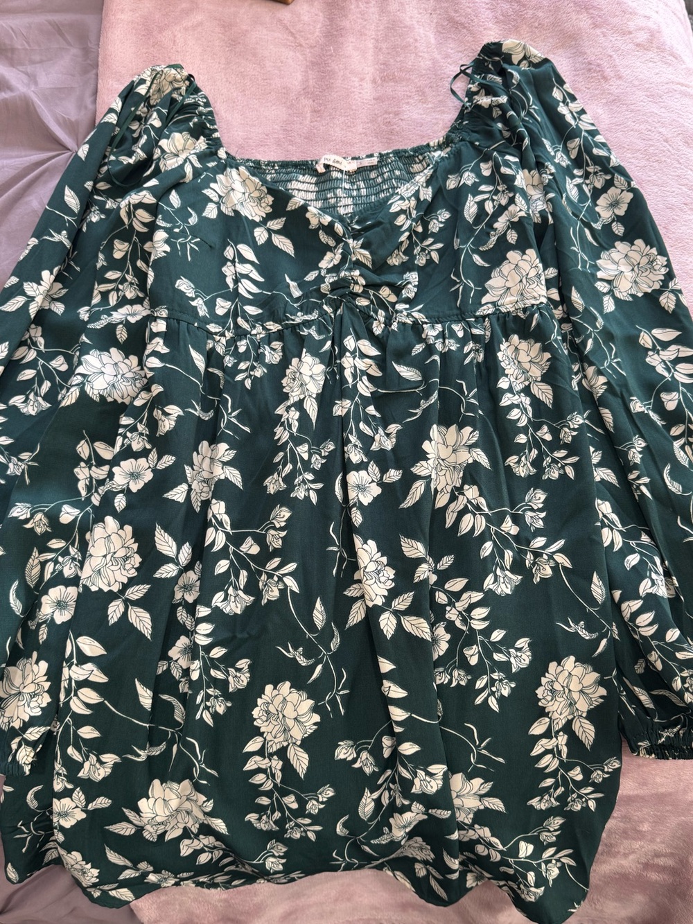 Francesca's Collections Dark Green Floral Puff-Sleeve Dress
